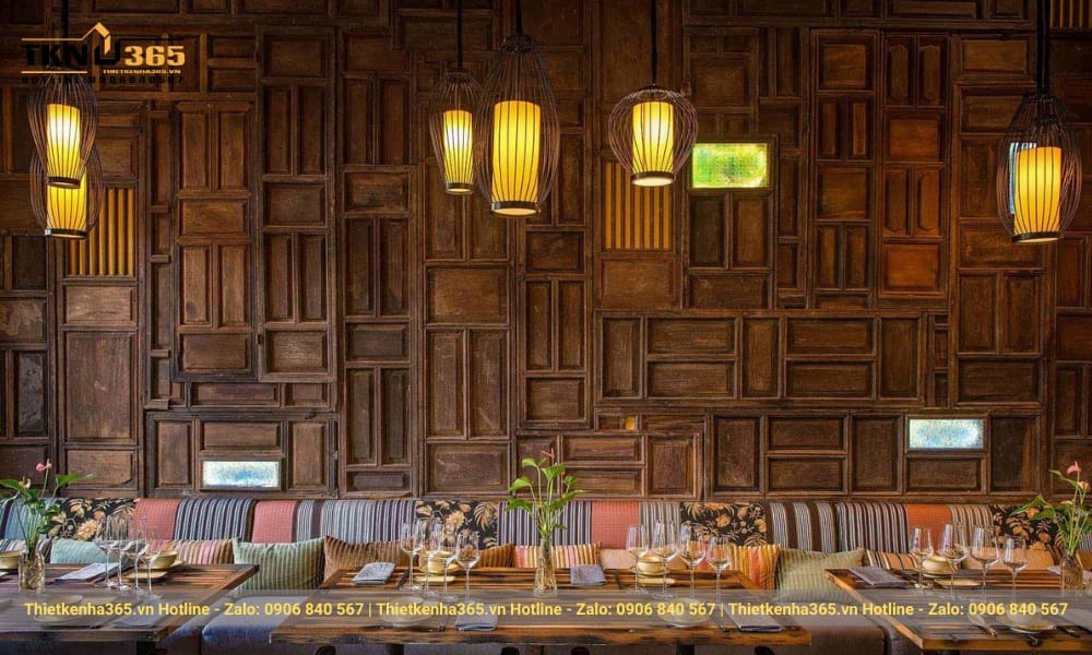Thiết kế các quầy, kệ, sàn, trần bằng chất liệu gỗ tạo nên sự đồng bộ trong không gian lại đem đến cảm giác hoài cổ cho khách hàng.