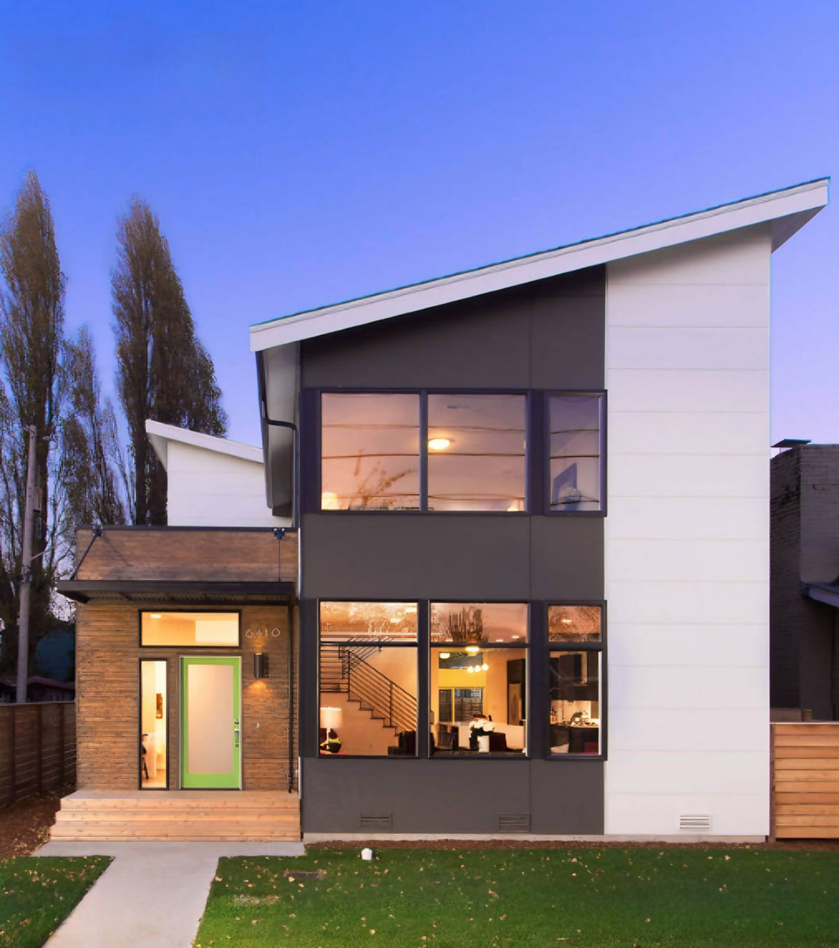 Mẫu nhà mái lệch 2 tầng giữa khu vườn tươi mát là mơ ước của nhiều người