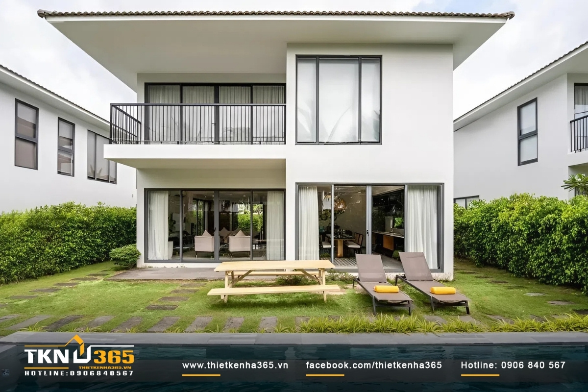 Trải nghiệm sự sang trọng v&agrave; tiện nghi với mẫu biệt thự 2 tầng m&aacute;i bằng hiện đại đẹp
