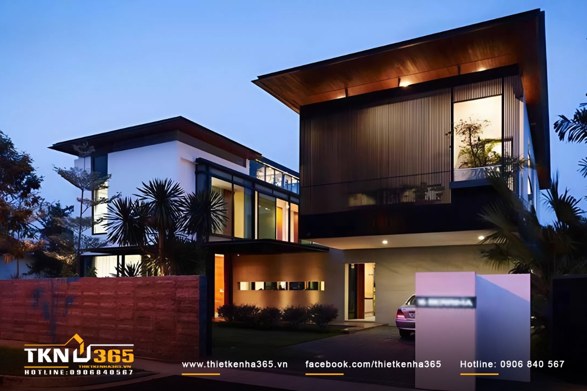 Nhà 2 tầng mặt tiền 8m tông màu tối sang trọng