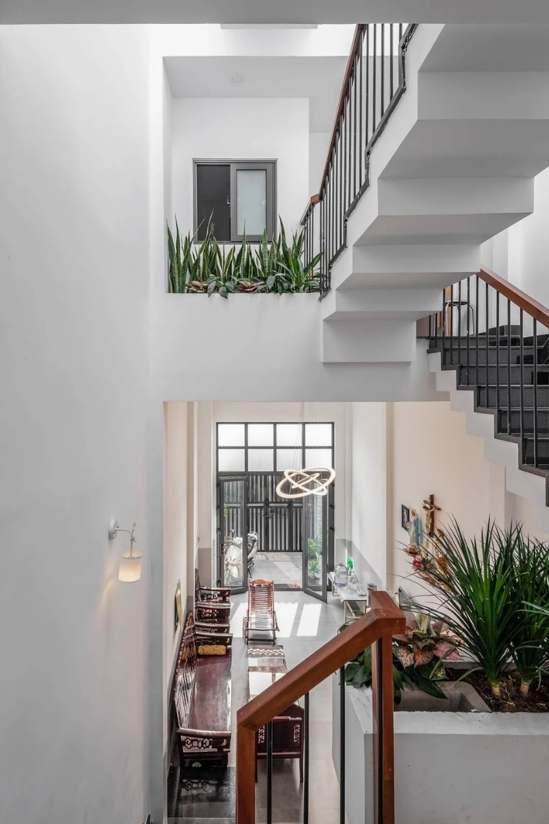 Nhà lệch tầng 5x20 có giếng trờ