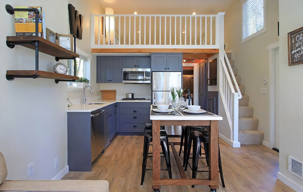 Thiết kế nhà 30m2 2 tầng đẹp và tiện nghi, gác lửng được tận dụng làm phòng ngủ 