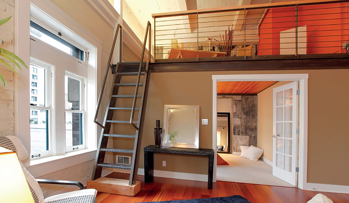 Mẫu thiết kế nhà 30m2 2 tầng gam màu ấm cúng với sàn gỗ sang trọng. 