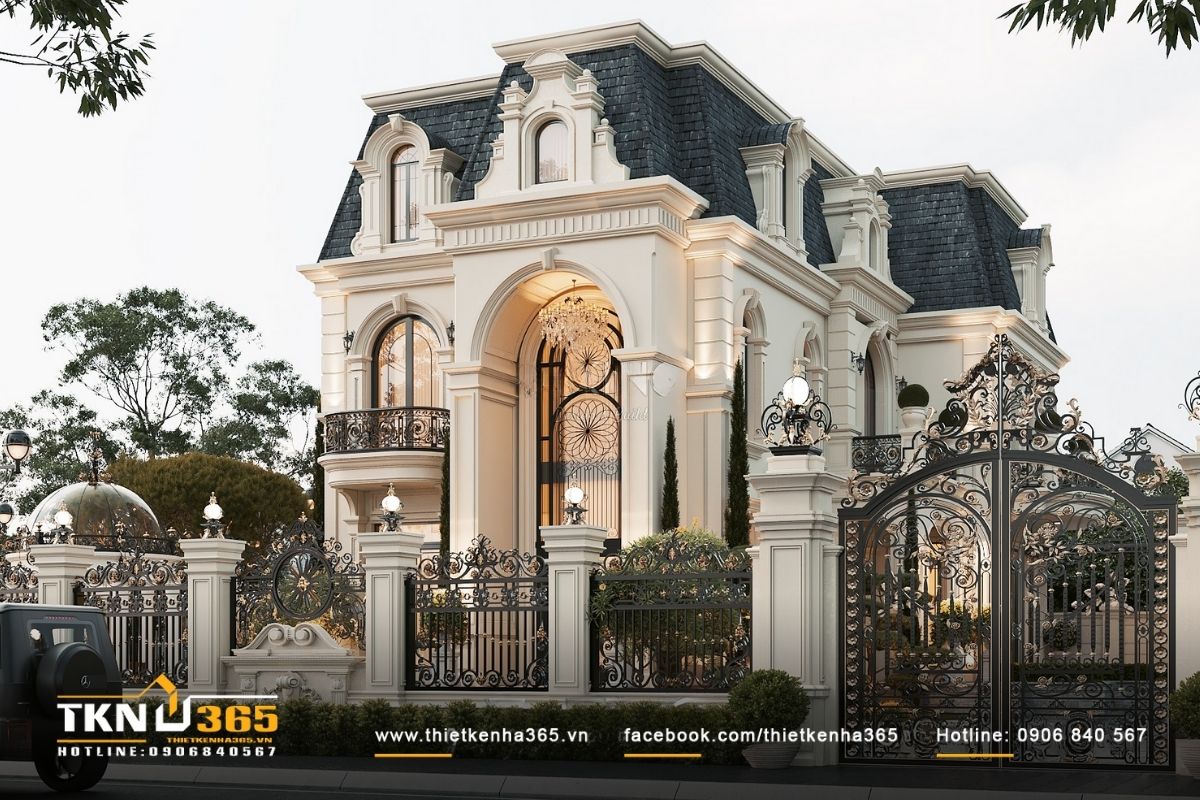 Cổng, tường rào và mặt tiền của ngôi nhà được thiết kế đồng bộ, mang lại giá trị thẩm mỹ