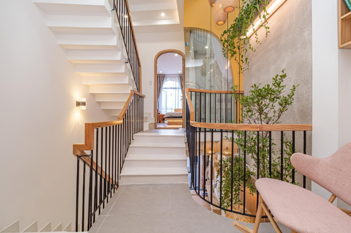 Mẫu thiết kế nhà lệch tầng 10