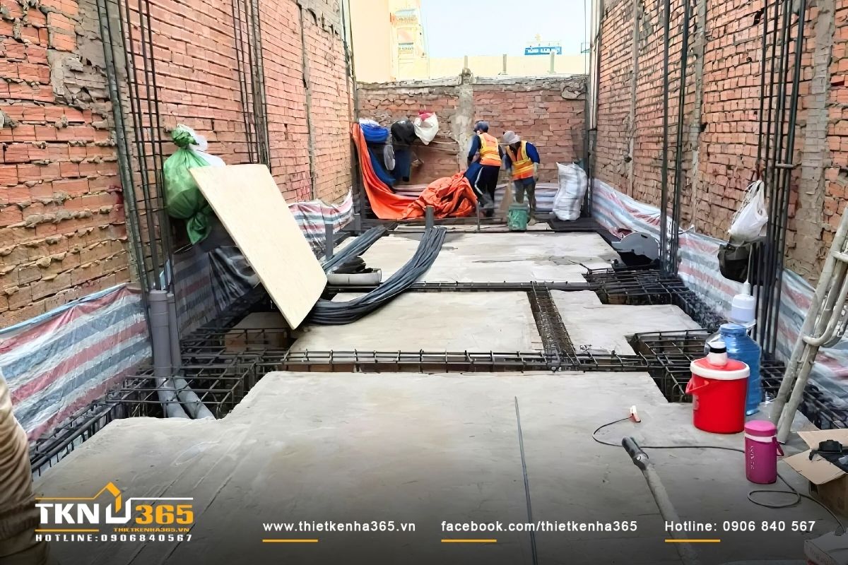 Thời đi&ecirc;̉m thi c&ocirc;ng, đ&ocirc;̣ khó c&ocirc;ng trình, phong cách, vị trí khu đ&acirc;́t,... là các y&ecirc;́u t&ocirc;́ chính ảnh hưởng giá x&acirc;y dựng nhà &ocirc;́ng 3 t&acirc;̀ng