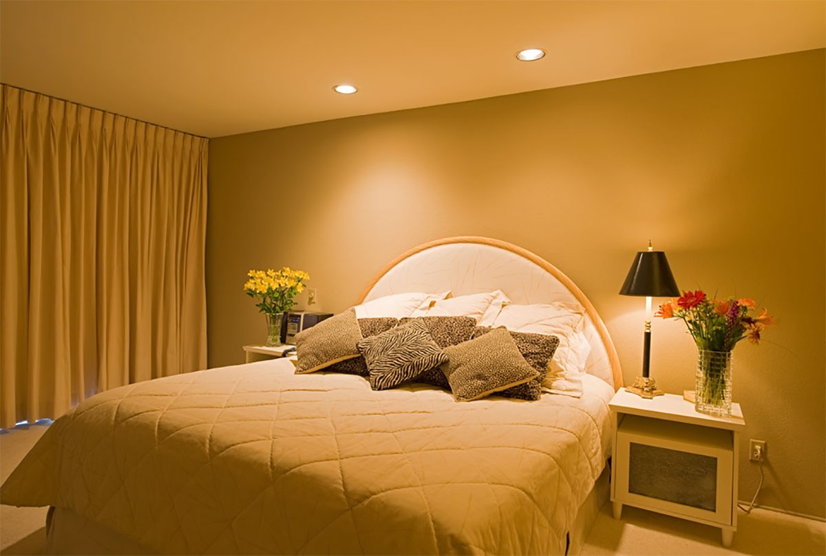 Ánh sáng vàng (2700–3000K) tạo cảm giác ấm áp, thư giãn, phù hợp cho phòng ngủ, phòng khách (ảnh: sưu tầm) Ánh sáng vàng (2700–3000K) tạo cảm giác ấm áp, thư giãn, phù hợp cho phòng ngủ, phòng khách (ảnh: sưu tầm)