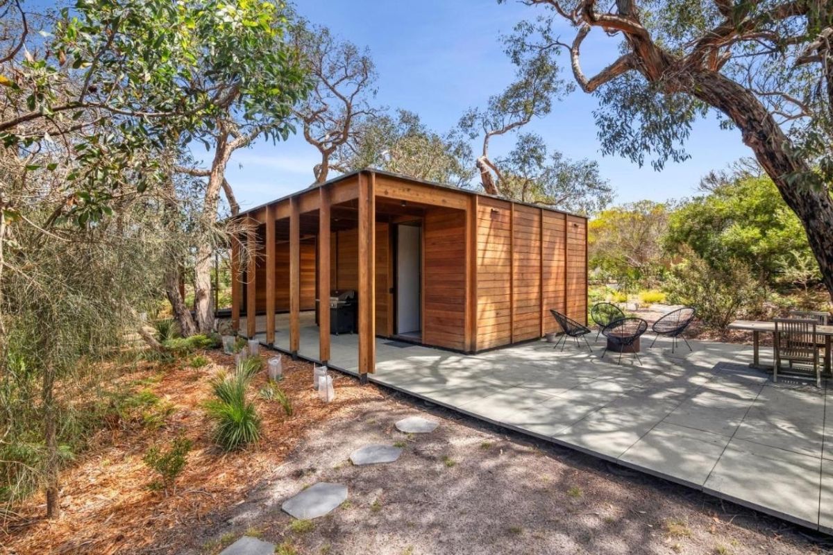 Công trình Winkler Residence ở Úc làm từ gỗ tái chế, tạo nên sự kết nối hài hòa với cảnh quan thiên nhiên xung quanh | Cách Dùng Vật Liệu Tái Chế Trong Xây Dựng Hiệu Quả