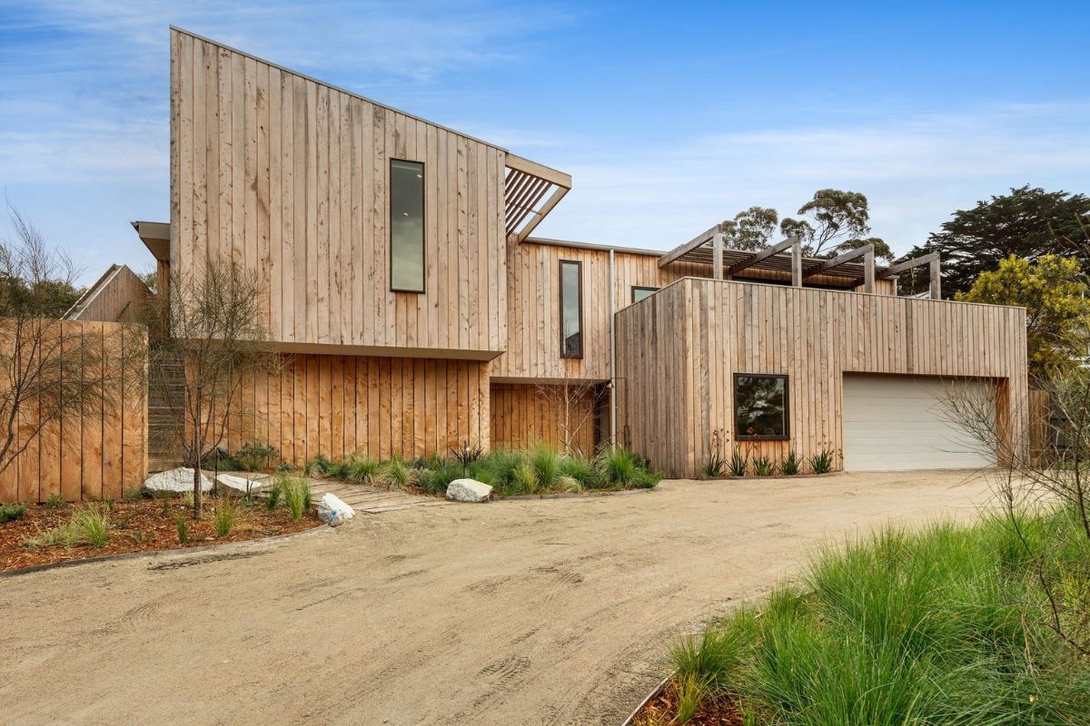 Sử dụng vật liệu tái chế xây nhà không cần xin giấy phép đặc biệt nhưng phải tuân thủ an toàn và tiêu chuẩn xây dựng hiện hành | Cách Dùng Vật Liệu Tái Chế Trong Xây Dựng Hiệu Quả