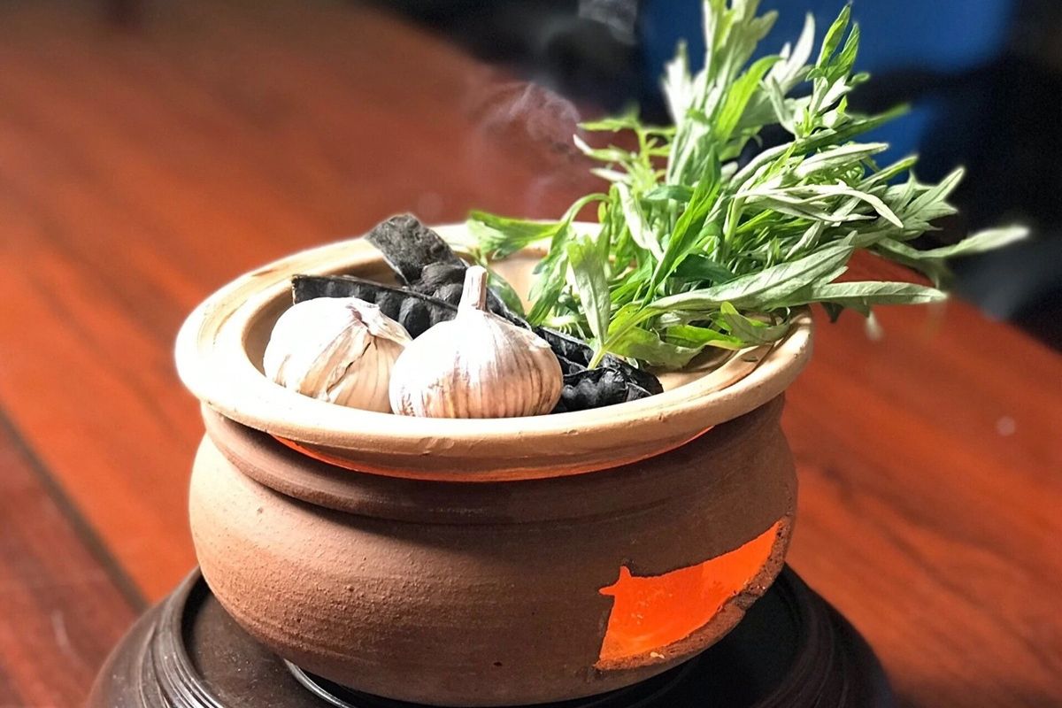 Bồ kết là một trong những nguyên liệu xông nhà được sử dụng rất phổ biến tại Việt Nam (Ảnh: Sưu tầm)