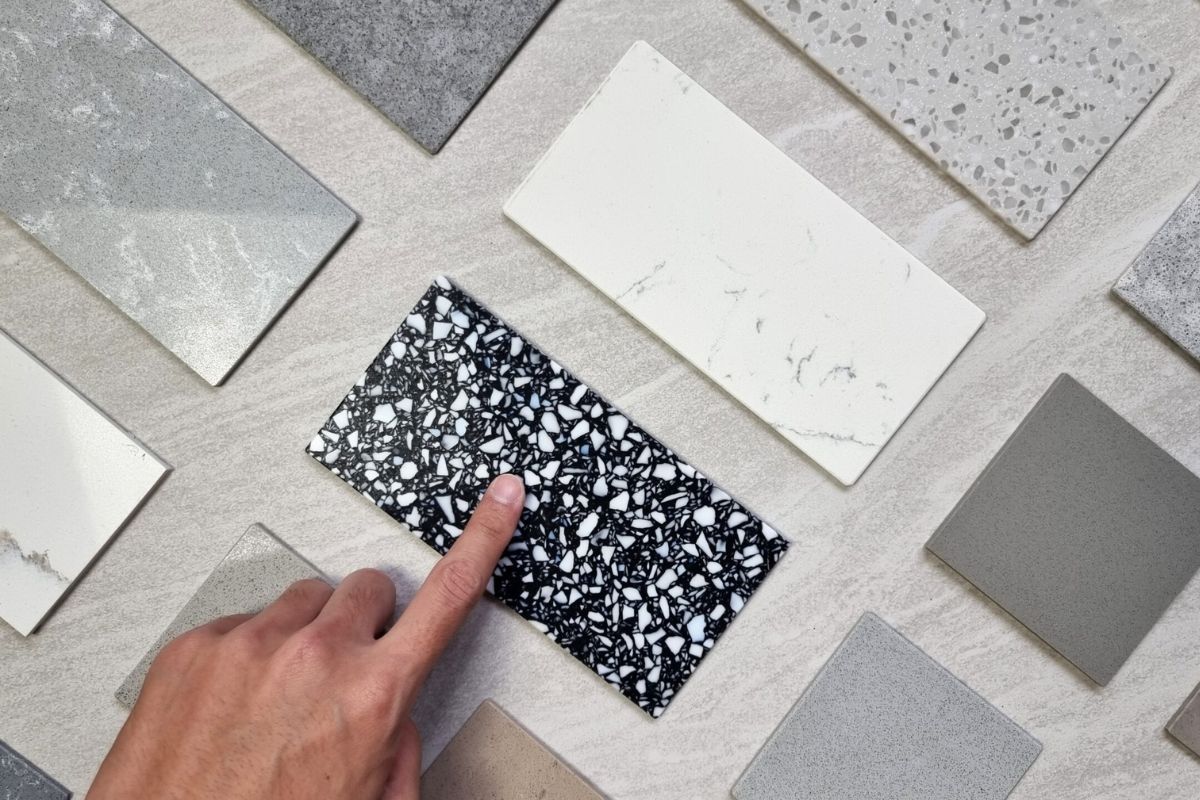 Chọn gạch lát nền nhà là vấn đề được nhiều gia chủ quan tâm khi xây nhà (Ảnh: Sưu tầm)