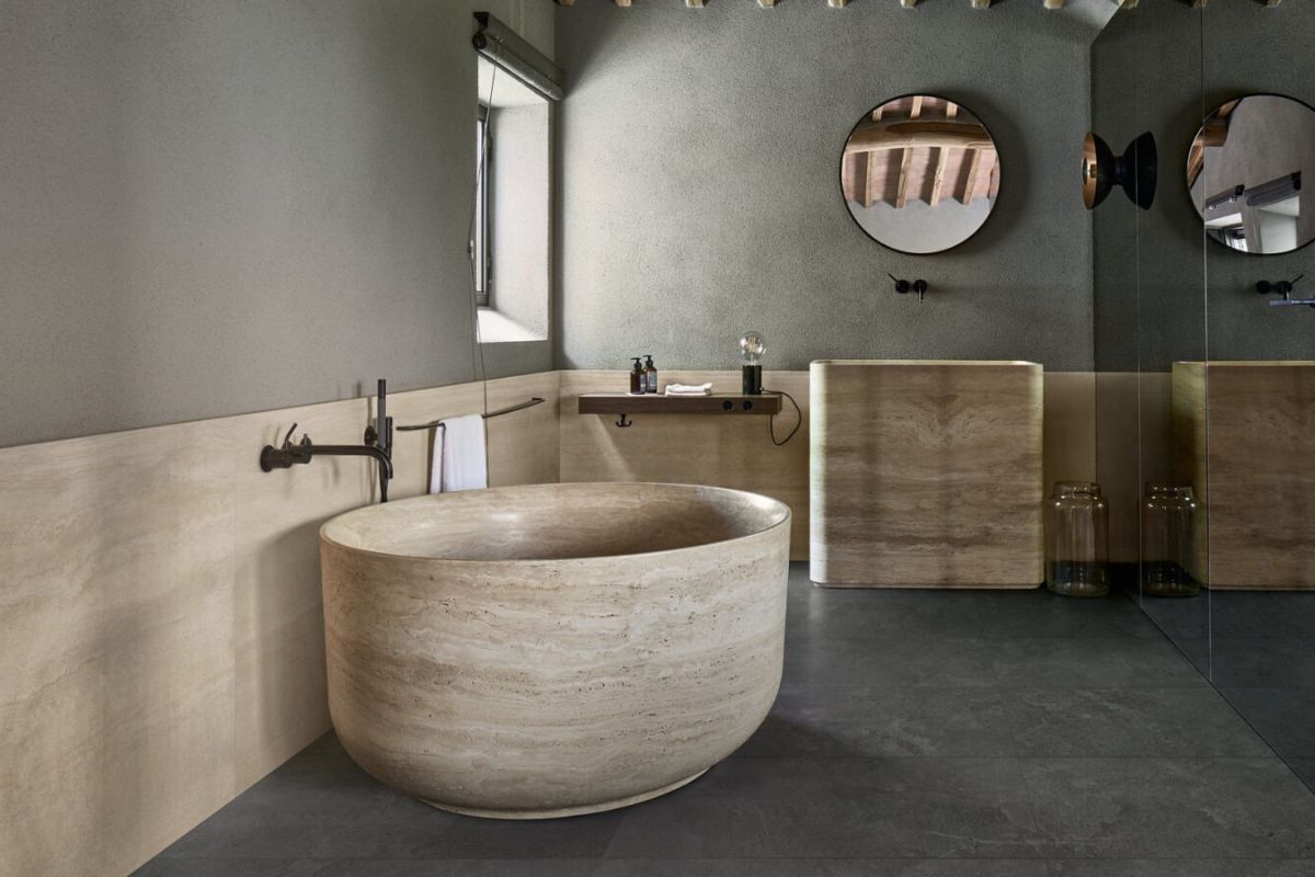 Gạch lát nền nhà vệ sinh cần đảm bảo khả năng chống thấm và chống trơn trượt tốt (Ảnh: Sưu tầm)