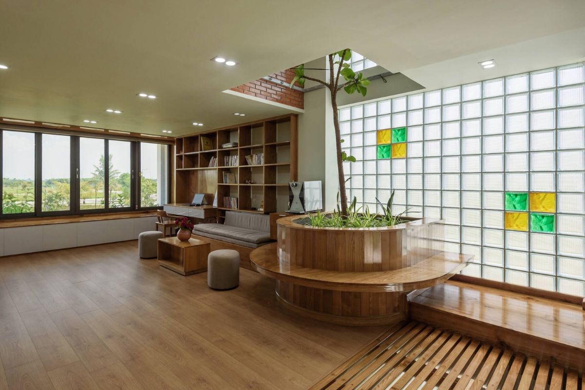 Nhiều gia chủ phân vân liệu có nên dùng gạch kính lấy sáng cho nhà ở hay không (Ảnh: Sưu tầm)