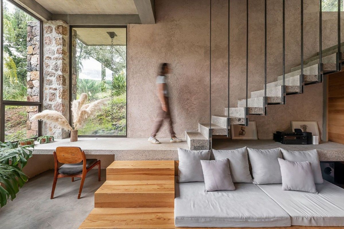 Cầu thang bê tông tối giản, chắc chắn, đảm bảo độ bền và an toàn cho sử dụng hằng ngày (Ảnh: Sưu tầm)