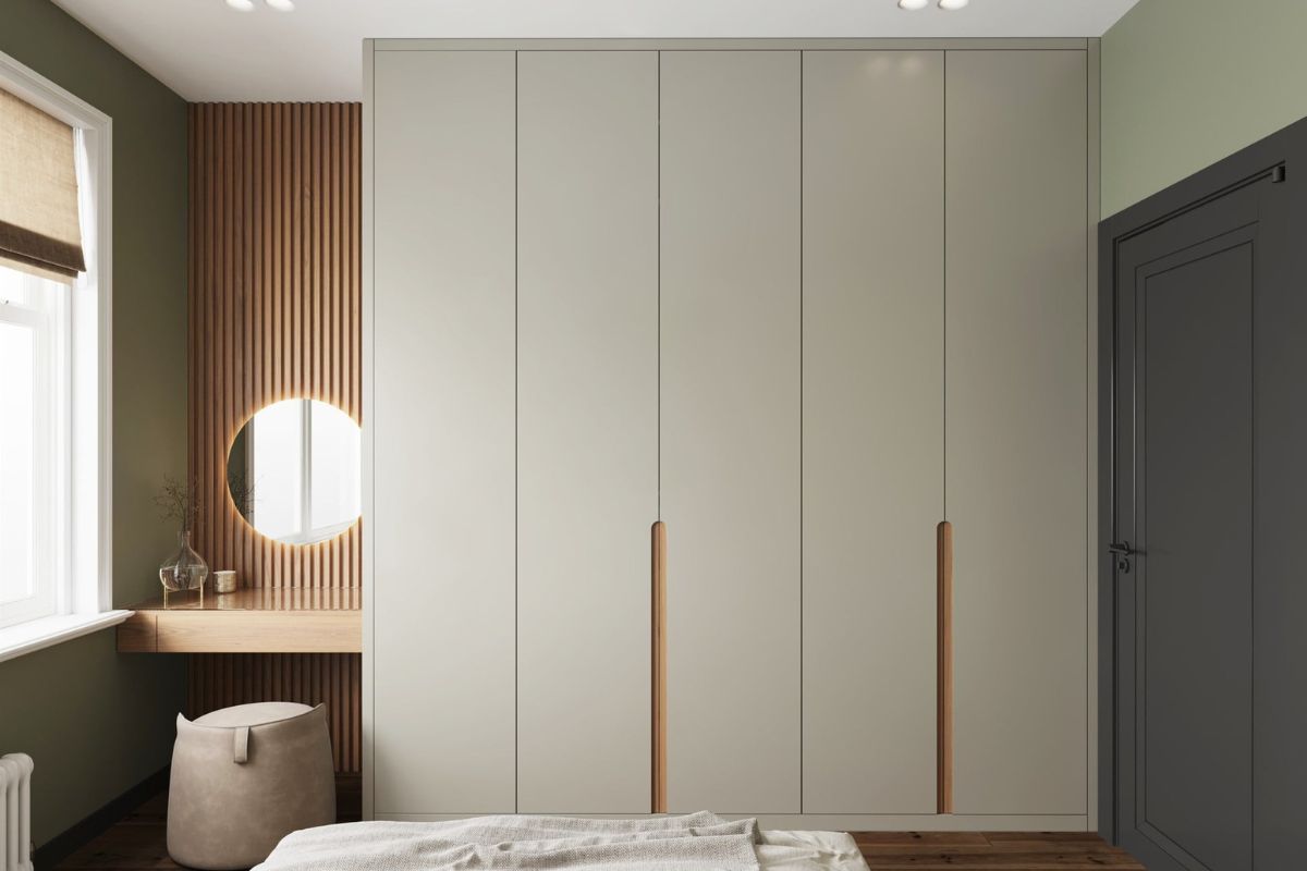 Cần sử dụng ghế hoặc thang nếu muốn lấy đồ ở những ngăn ph&iacute;a tr&ecirc;n cao (Ảnh: Sưu tầm)