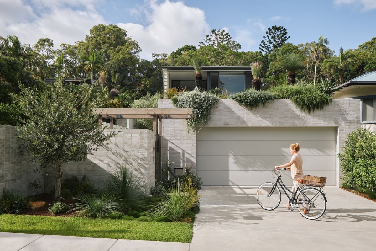 Một số khu đô thị, khu dân cư mới còn áp dụng quy định chi tiết về hình thức mặt tiền, màu sơn, loại mái để đảm bảo đồng bộ (Ảnh: Sưu tầm) Một số khu đô thị, khu dân cư mới còn áp dụng quy định chi tiết về hình thức mặt tiền, màu sơn, loại mái để đảm bảo đồng bộ (Ảnh: Sưu tầm)