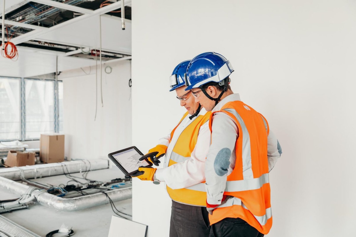 Thống kê hạng mục và khối lượng thi công là điểm quan trọng cần lưu ý khi ký hợp đồng xây dựng giúp hai bên thống nhất giá cả và trách nhiệm. (Ảnh: sưu tầm)