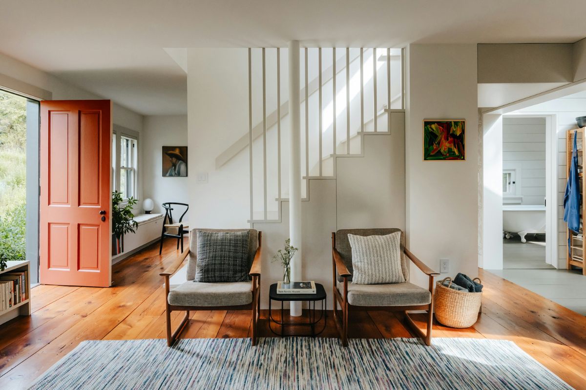 Cửa chính là nơi nạp khí, chọn đúng hướng giúp gia đình tuổi Quý Hợi 1983 đón vận may, tránh khí xấu (Ảnh: Sưu tầm)