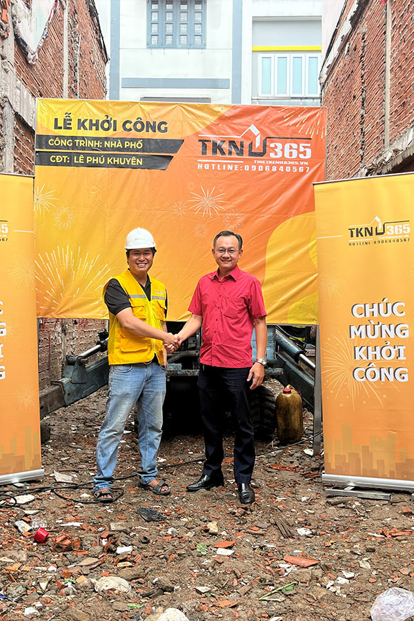 nha chu khuyen khoi cong 2