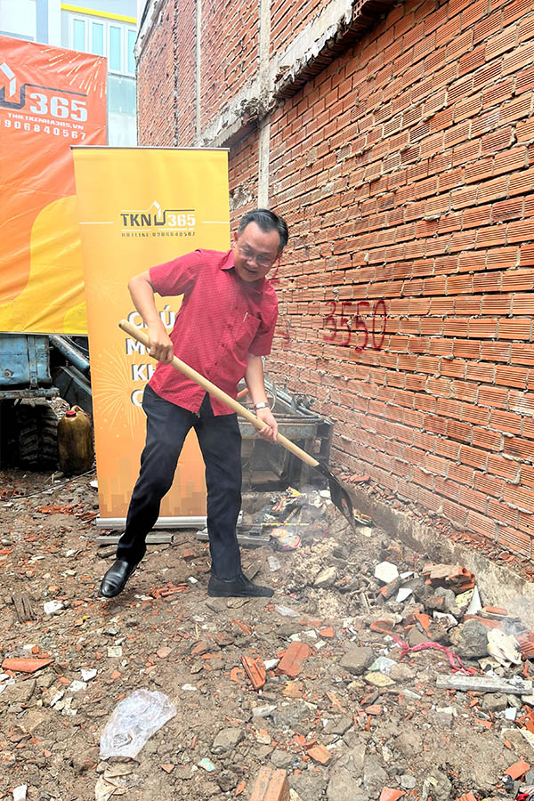 nha chu khuyen khoi cong 3