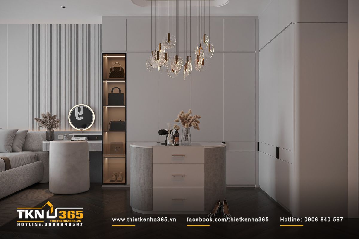 Tủ trưng bày túi xách và giày dép có hệ đèn “ẩn”, giúp không gian lưu trữ trở thành một góc decor sang trọng