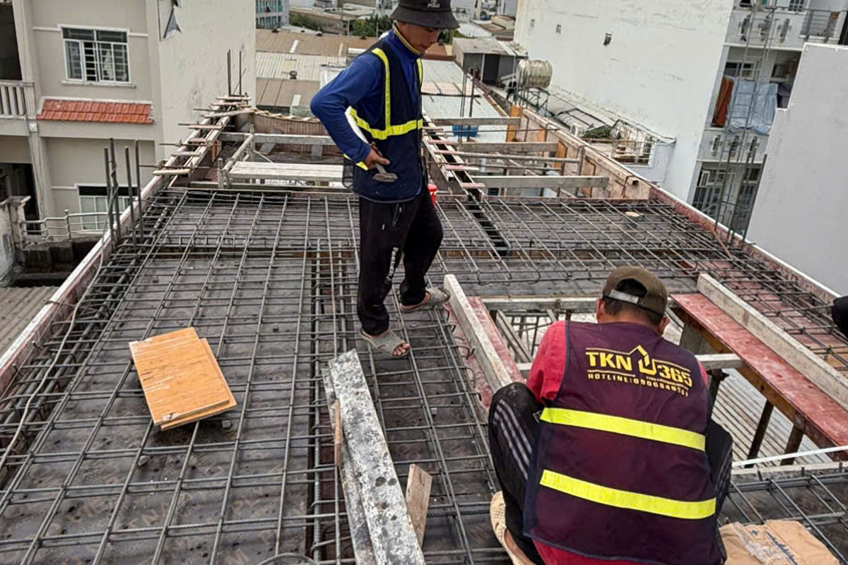 So với các quận trung tâm, Thủ Đức sở hữu lợi thế về diện tích đất rộng, nhiều khu dân cư mới hình thành và hệ thống hạ tầng ngày càng hoàn thiện.