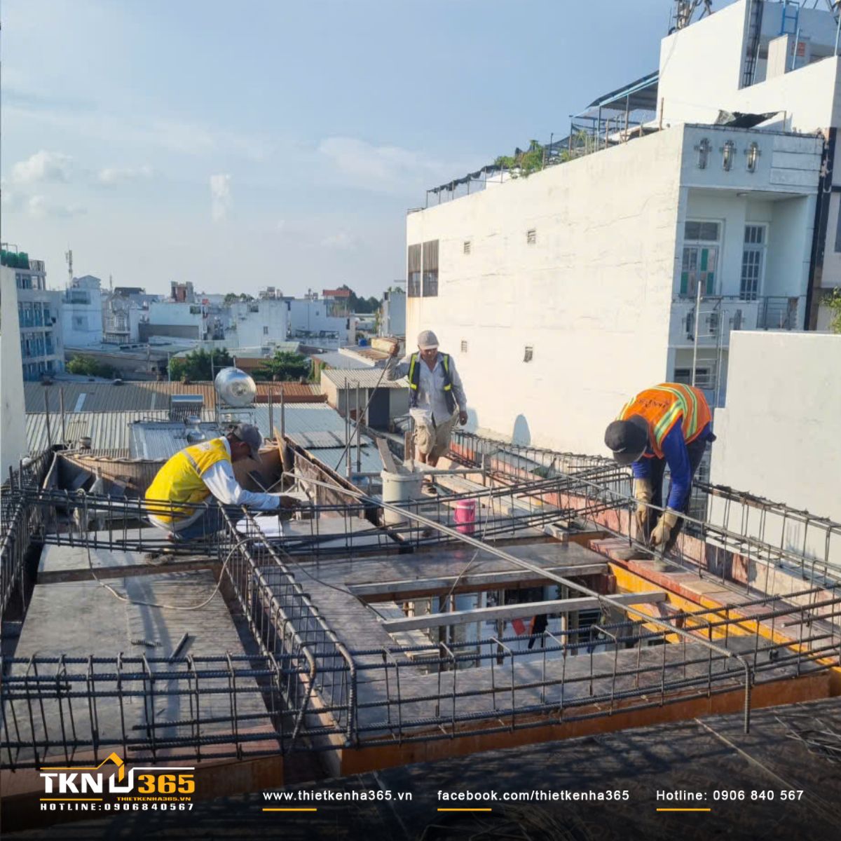 Hình ảnh thi công sàn và mái sân thượng