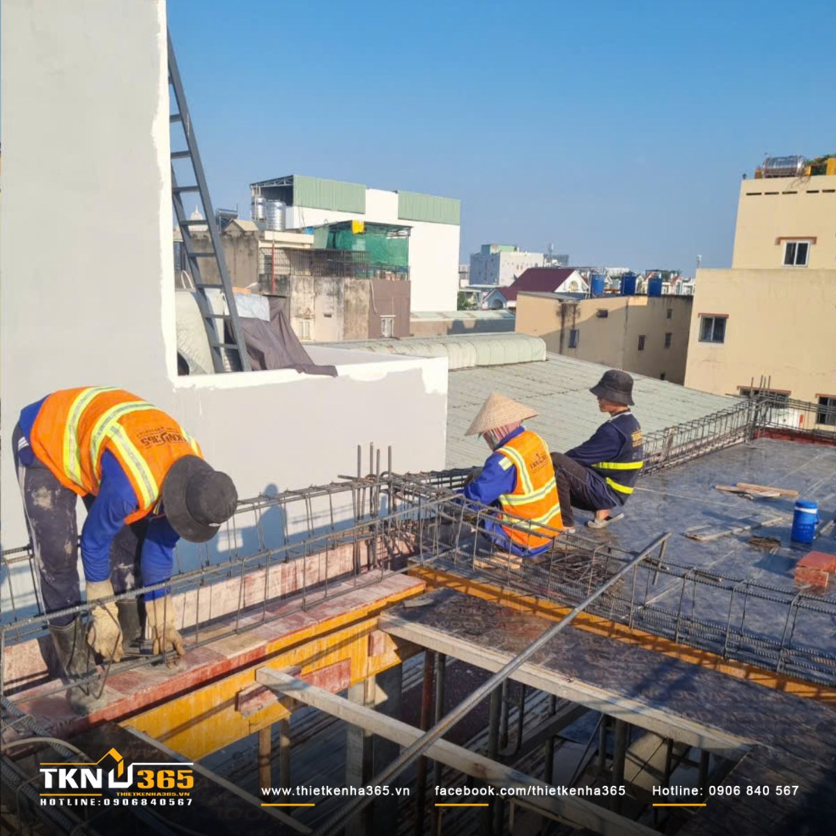 Hình ảnh thi công sàn và mái sân thượng