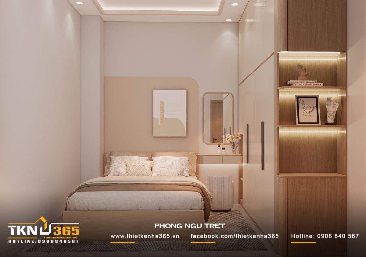 Phòng ngủ tầng trệt sử dụng tông be và nâu ấm, ánh sáng hắt êm mang lại cảm giác thư giãn và dễ chịu