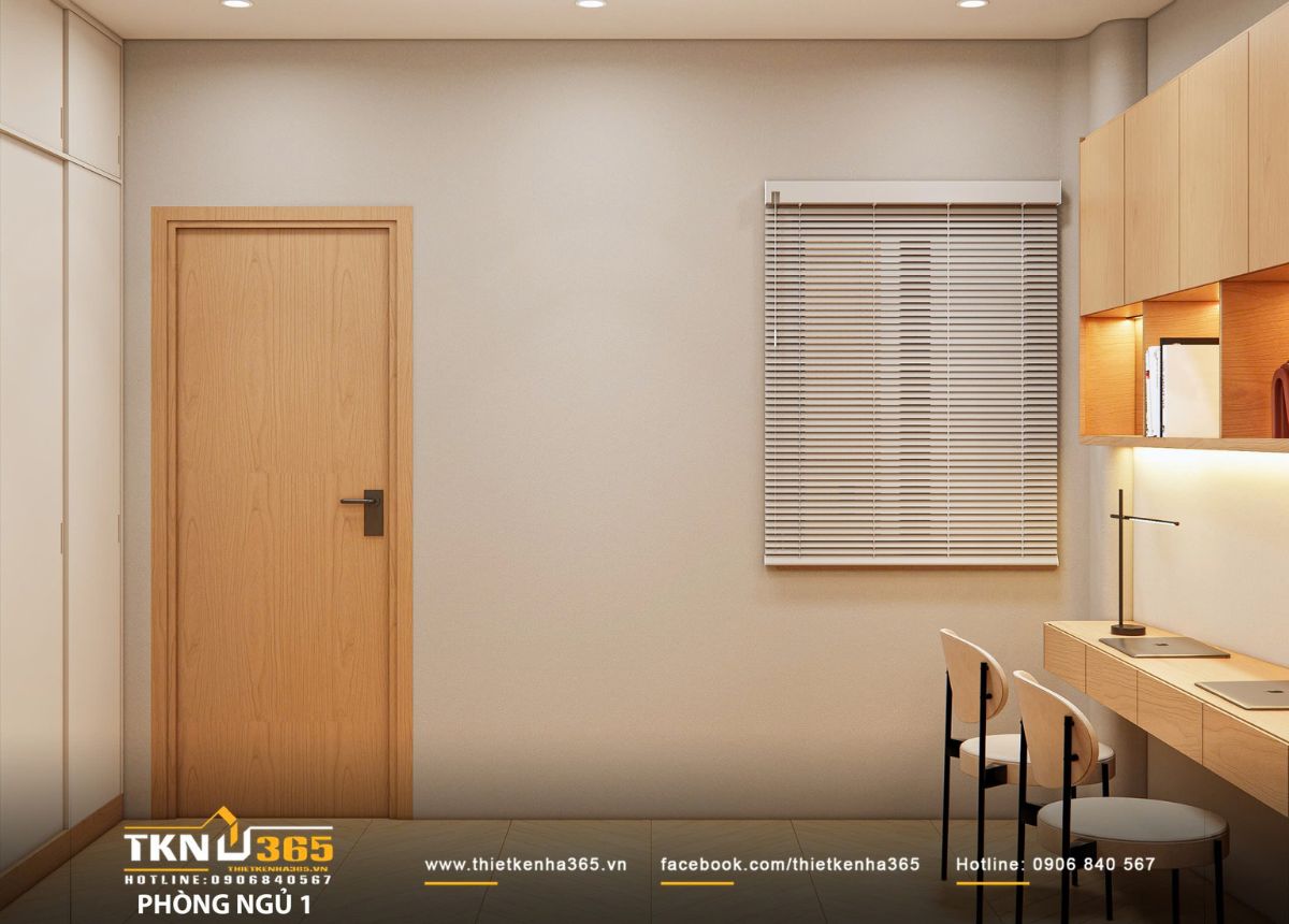 Cửa sổ và rèm lá ngang giúp căn phòng đón sáng tự nhiên mà vẫn riêng tư