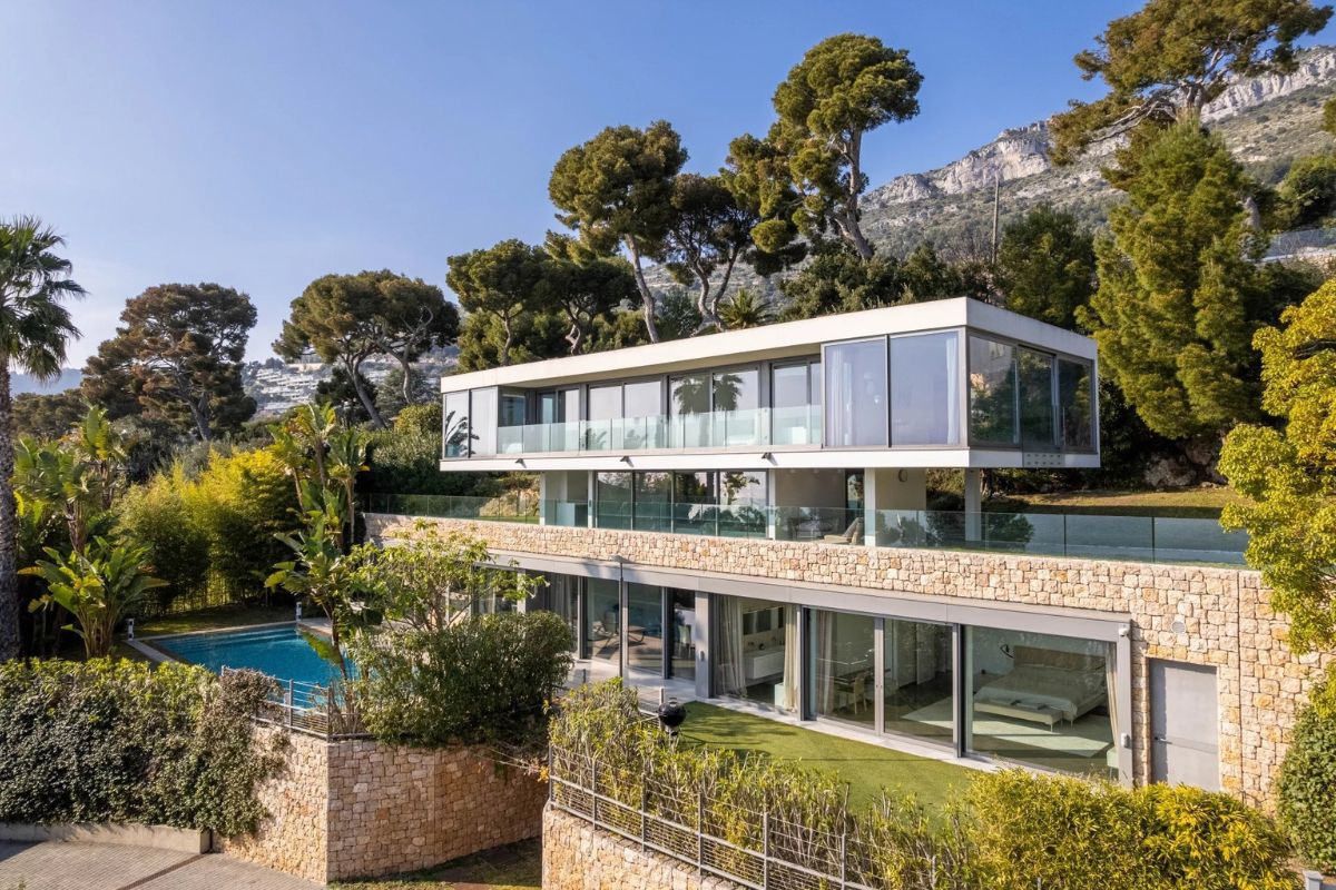 Chọn vật liệu cao cấp khi x&acirc;y biệt thự ảnh hưởng trực tiếp đến t&iacute;nh thẩm mỹ v&agrave; chất lượng c&ocirc;ng tr&igrave;nh (Ảnh: Sưu tầm)