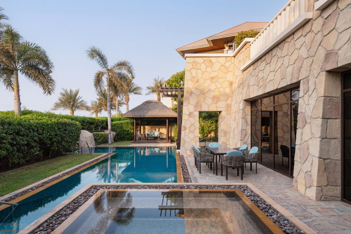 Tu&acirc;n thủ c&aacute;c nguy&ecirc;n tắc thiết kế hồ bơi biệt thự đảm bảo hồ bơi vận h&agrave;nh hiệu quả, n&acirc;ng tầm thẩm mỹ của tổng thể thiết kế (Ảnh: Sưu tầm)