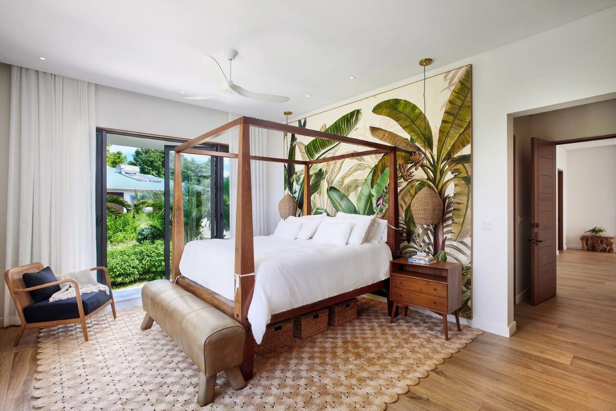 Ph&ograve;ng ngủ biệt thự c&oacute; diện t&iacute;ch lớn n&ecirc;n c&agrave;ng phải bố tr&iacute; hợp l&yacute; để tr&aacute;nh cảm gi&aacute;c trống trải (Ảnh: Sưu tầm)