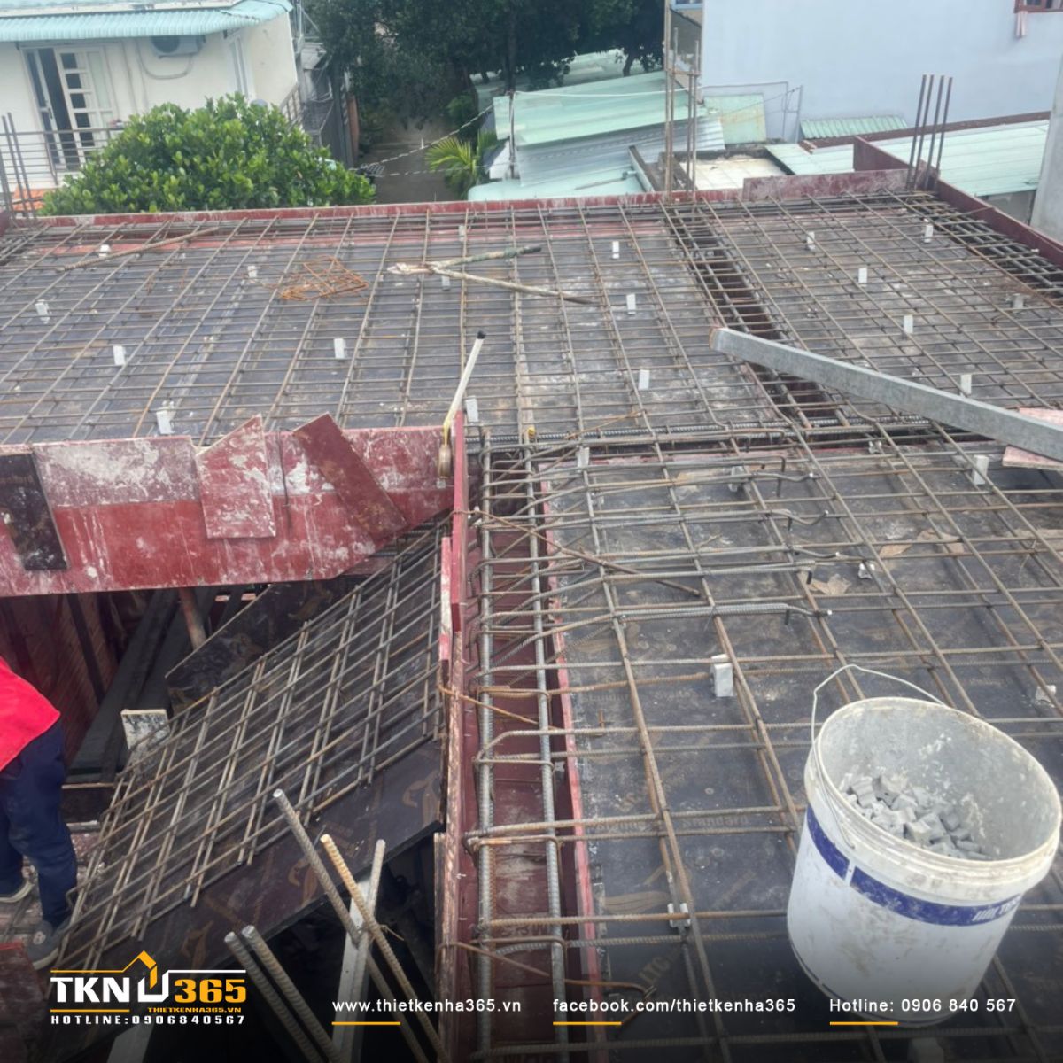 Hình ảnh thi công hạng mục đổ bê tông lầu 1