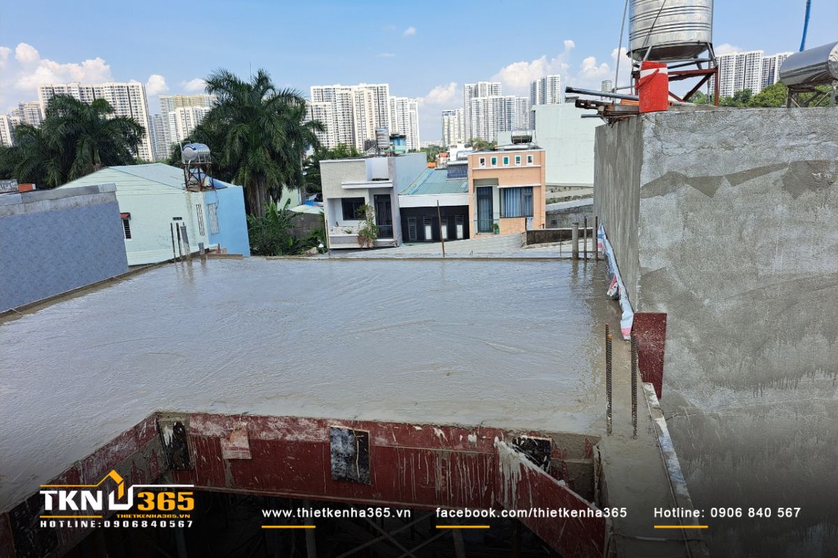 Hình ảnh thi công hạng mục đổ bê tông lầu 1