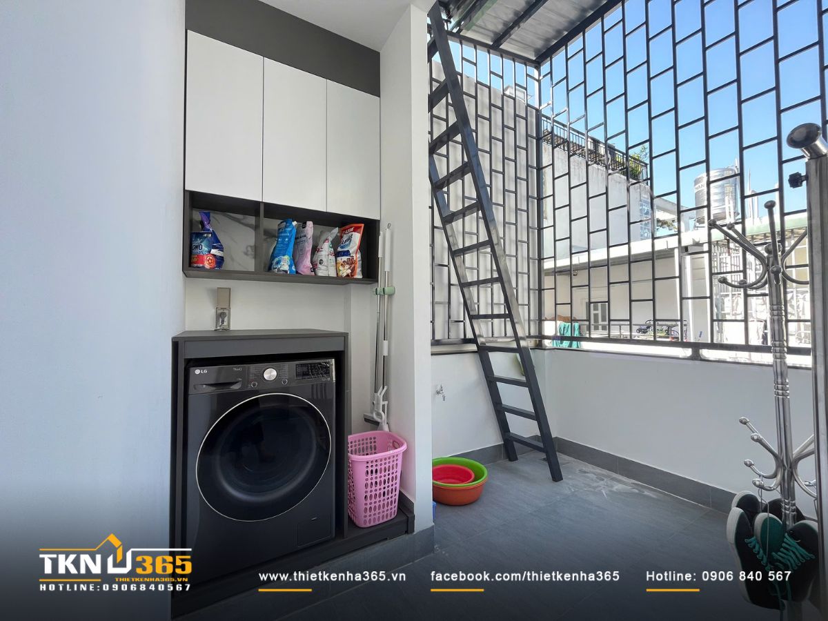 Khu vực giặt sấy của nhà phố 3 tầng nhận được rất nhiều nắng gió tự nhiên