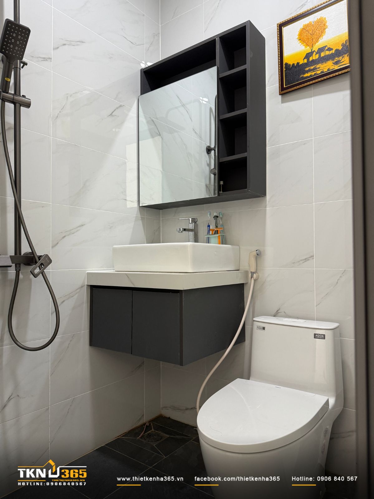 Các thiết bị vệ sinh hiện đại, đồng bộ về màu sắc và kiểu dáng