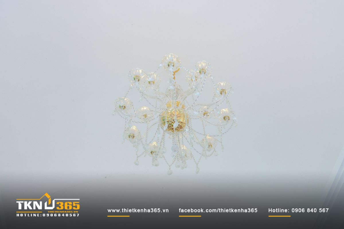 Đèn thả trần thiết kế cầu kỳ trang trí cho khu vực hiên nhà