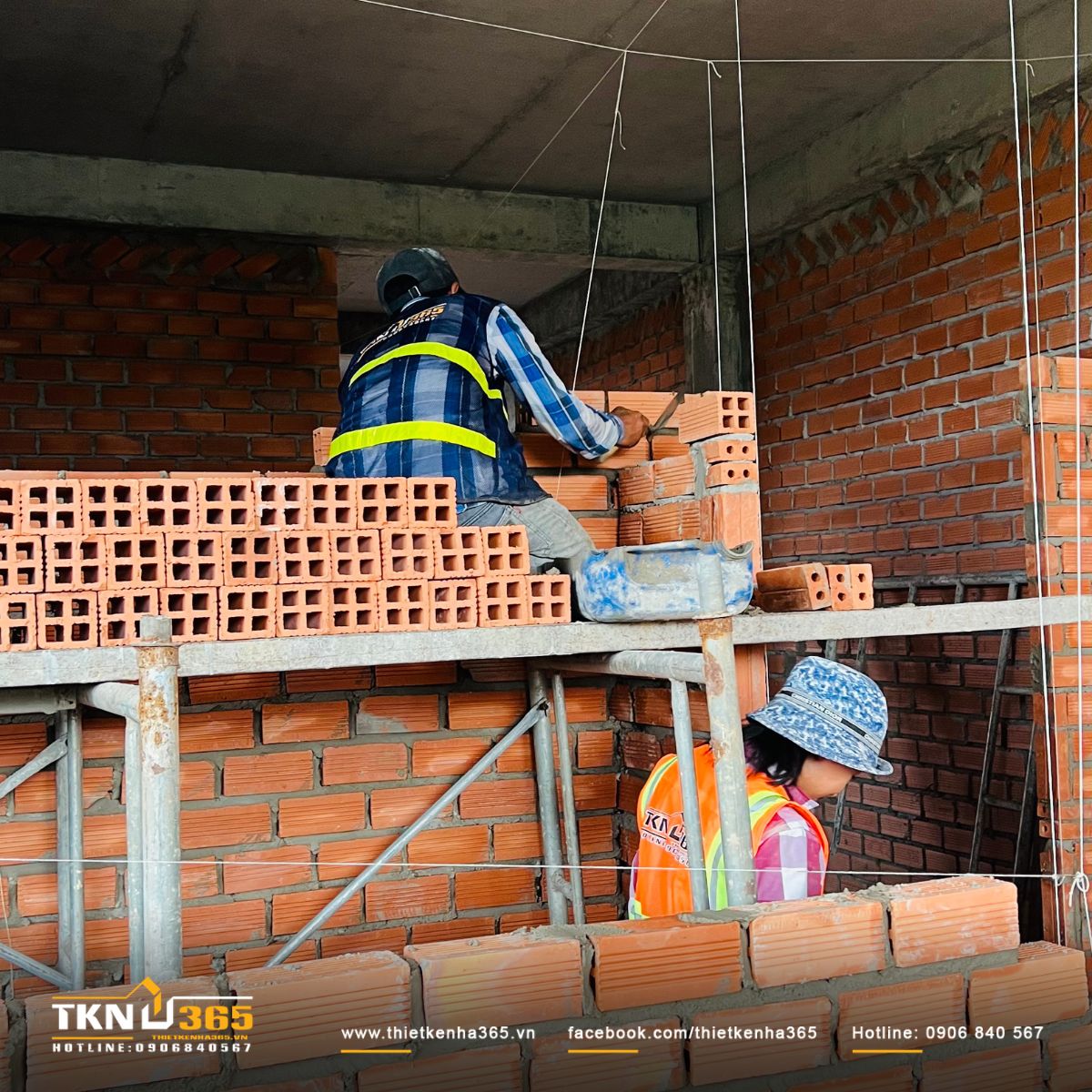 H&igrave;nh ảnh x&acirc;y tường gạch nh&agrave; phố 1 trệt 2 lầu 1 s&acirc;n thượng M&rsquo;S House