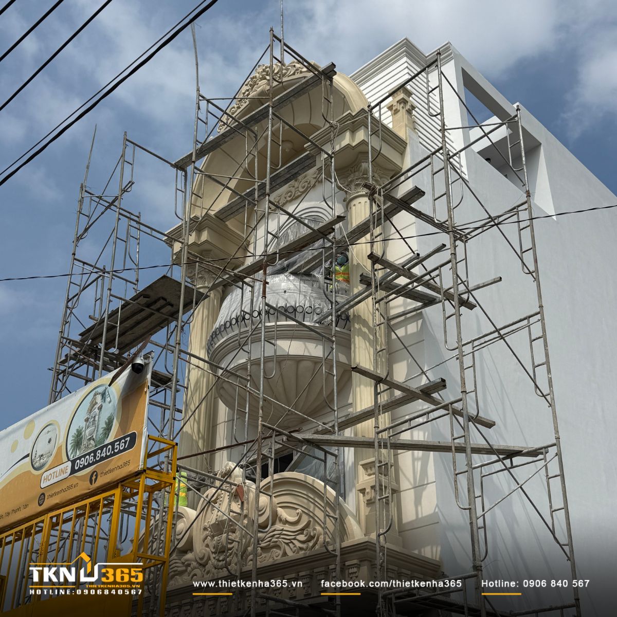 H&igrave;nh ảnh thi c&ocirc;ng ho&agrave;n thiện ph&ugrave; đi&ecirc;u mặt tiền