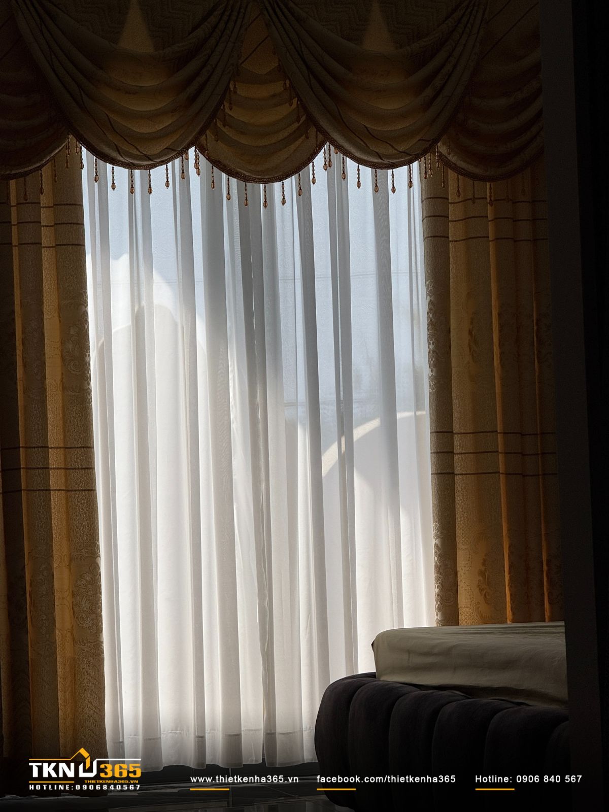 R&egrave;m vải hai lớp điều tiết &aacute;nh s&aacute;ng linh hoạt, mang lại sự &ecirc;m dịu cho kh&ocirc;ng gian v&agrave;o mọi thời điểm trong ng&agrave;y