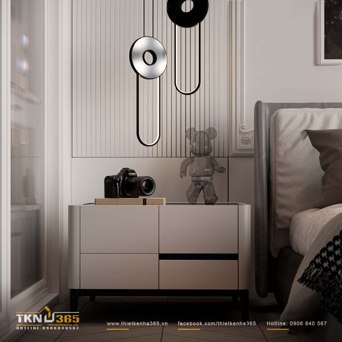 Chi tiết tủ đầu giường v&agrave; decor chọn lọc, vừa đủ để tạo điểm nhấn m&agrave; kh&ocirc;ng l&agrave;m gi&aacute;n đoạn cảm gi&aacute;c y&ecirc;n tĩnh của kh&ocirc;ng gian