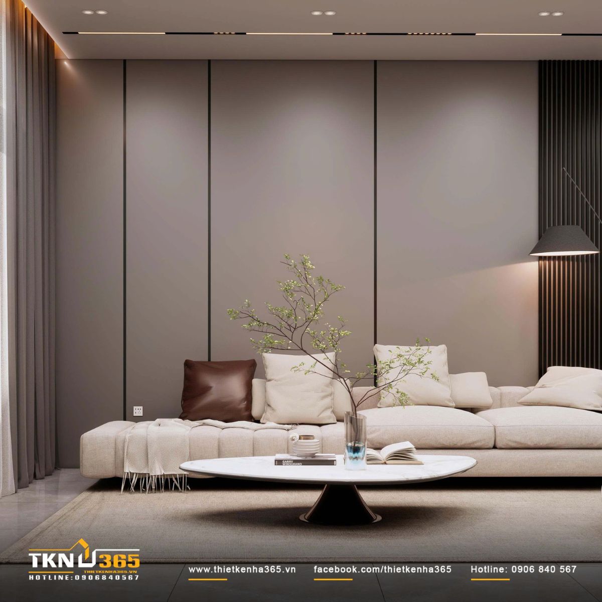 Mảng tường panel chia &ocirc; đứng c&ugrave;ng lam tối m&agrave;u v&agrave; đ&egrave;n s&agrave;n d&aacute;ng mảnh tạo lớp nền tiết chế, gi&uacute;p kh&ocirc;ng gian th&ecirc;m chiều s&acirc;u m&agrave; kh&ocirc;ng cần nhiều chi tiết trang tr&iacute;