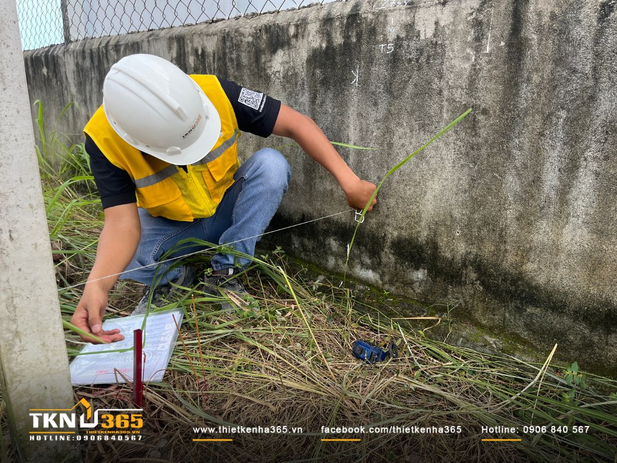 Khảo sát kỹ hiện trạng đất là cơ sở quan trọng để bố trí mặt bằng nhà 1 trệt 2 lầu 5x15m