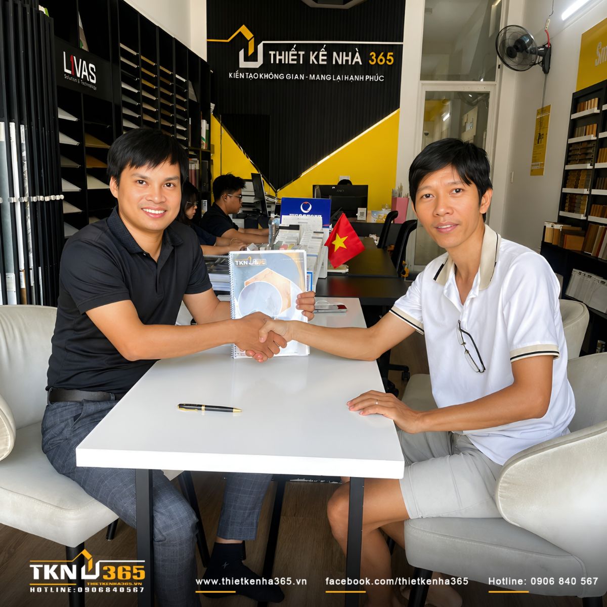 Thiết Kế Nhà 365 bàn giao hồ sơ thiết kế cho gia chủ sau khi hoàn thành