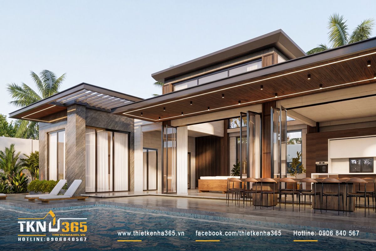 Mái hiên ốp gỗ kéo dài tạo khoảng đệm che nắng cho hệ cửa kính, đồng thời mở rộng khu vực sinh hoạt về phía hồ bơi