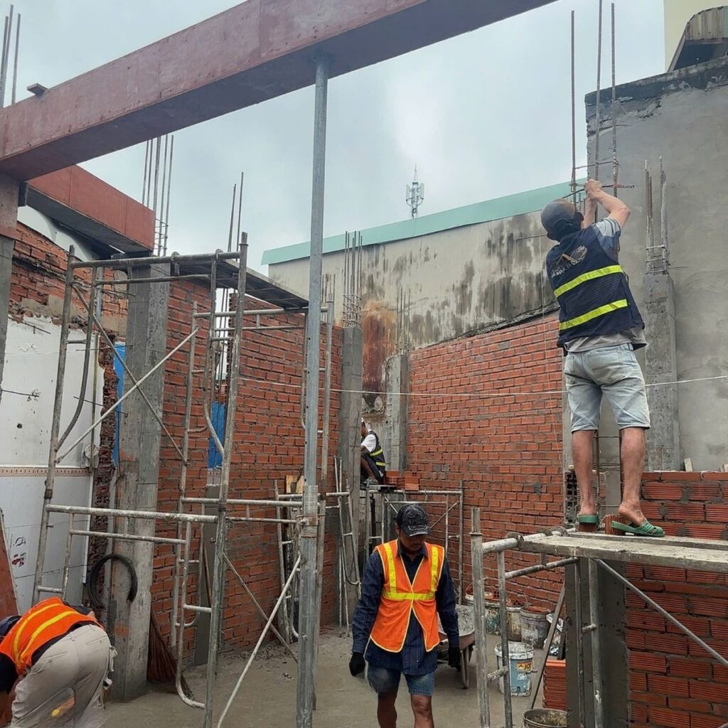 nha pho 1 tret 3 lau 1 san thuong o hoc mon 22